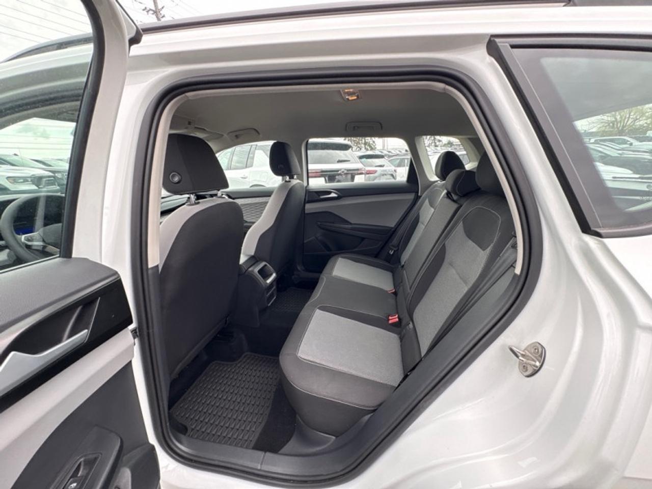 2022 Volkswagen Taos Trendline  - Heated Seats Photo