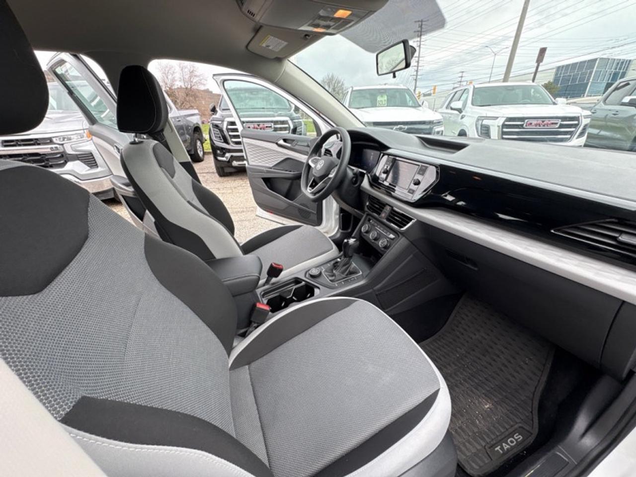 2022 Volkswagen Taos Trendline  - Heated Seats Photo