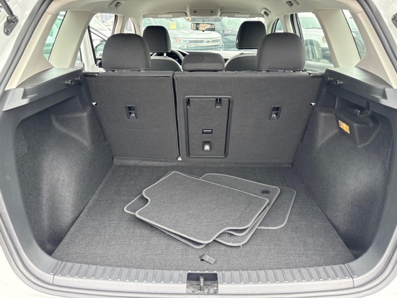 2022 Volkswagen Taos Trendline  - Heated Seats Photo