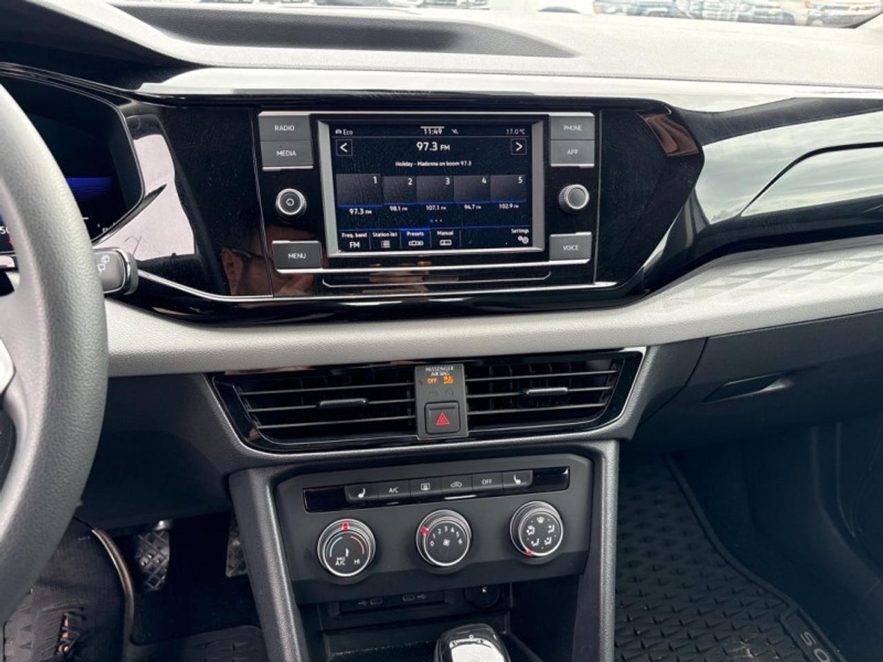 2022 Volkswagen Taos Trendline  - Heated Seats Photo
