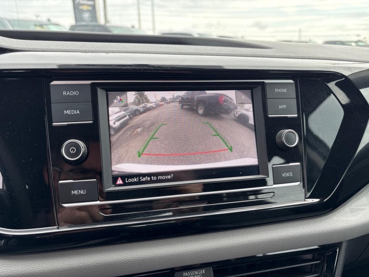 2022 Volkswagen Taos Trendline  - Heated Seats Photo