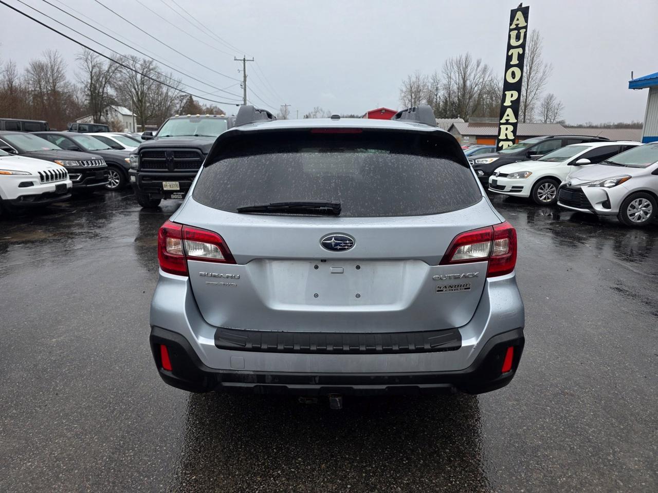 2018 Subaru Outback 2.5I Premium Photo3