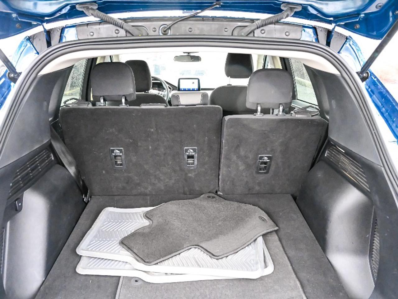 2020 Ford Escape SE Photo