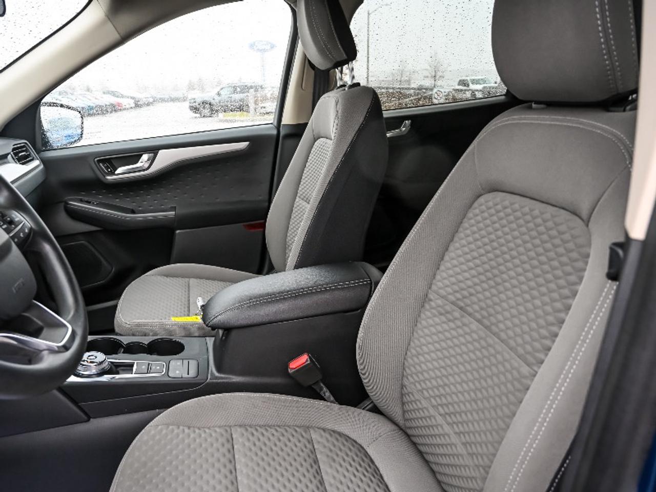 2020 Ford Escape SE Photo