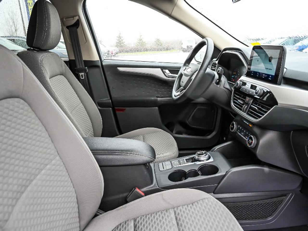 2020 Ford Escape SE Photo