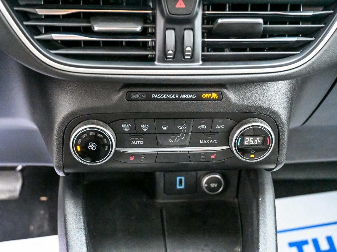 2020 Ford Escape SE Photo