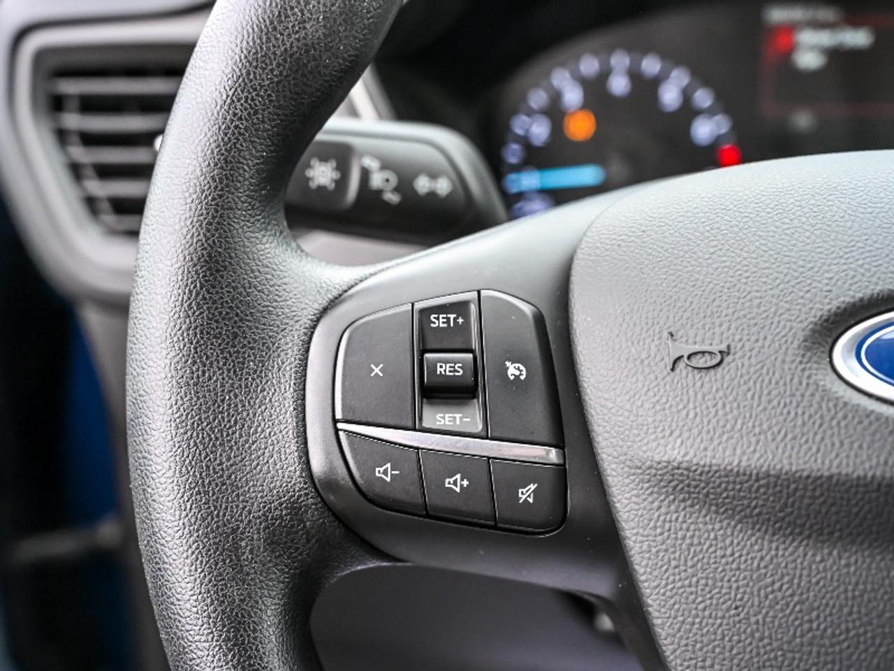 2020 Ford Escape SE Photo