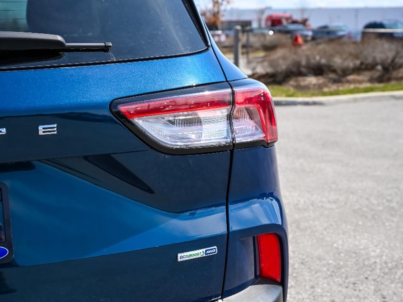 2020 Ford Escape SE Photo