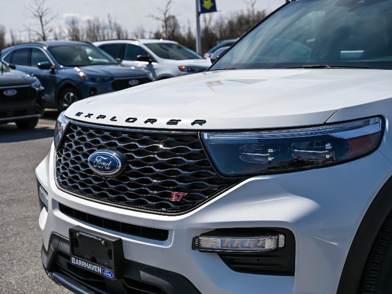 2023 Ford Explorer ST Photo