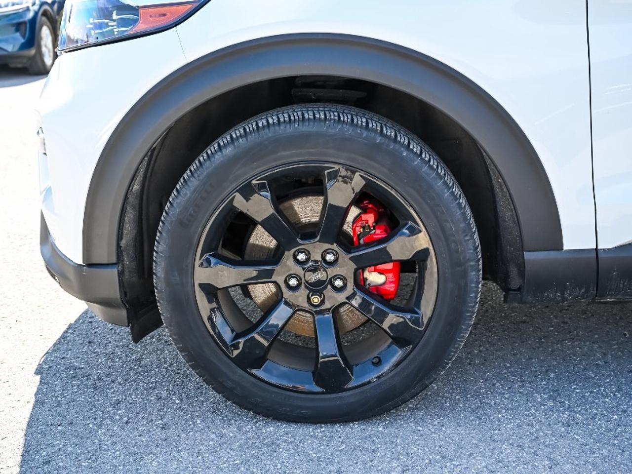 2023 Ford Explorer ST Photo