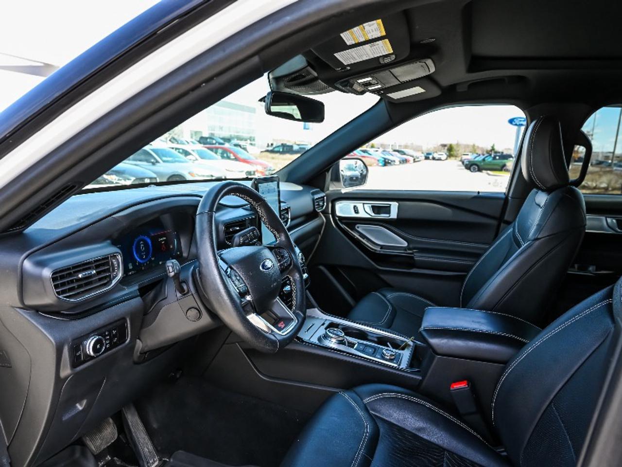 2023 Ford Explorer ST Photo
