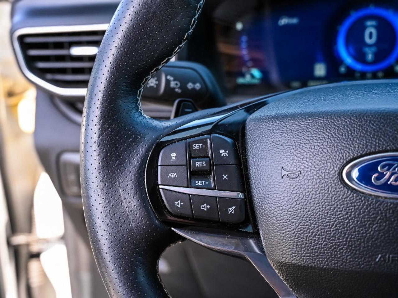 2023 Ford Explorer ST Photo