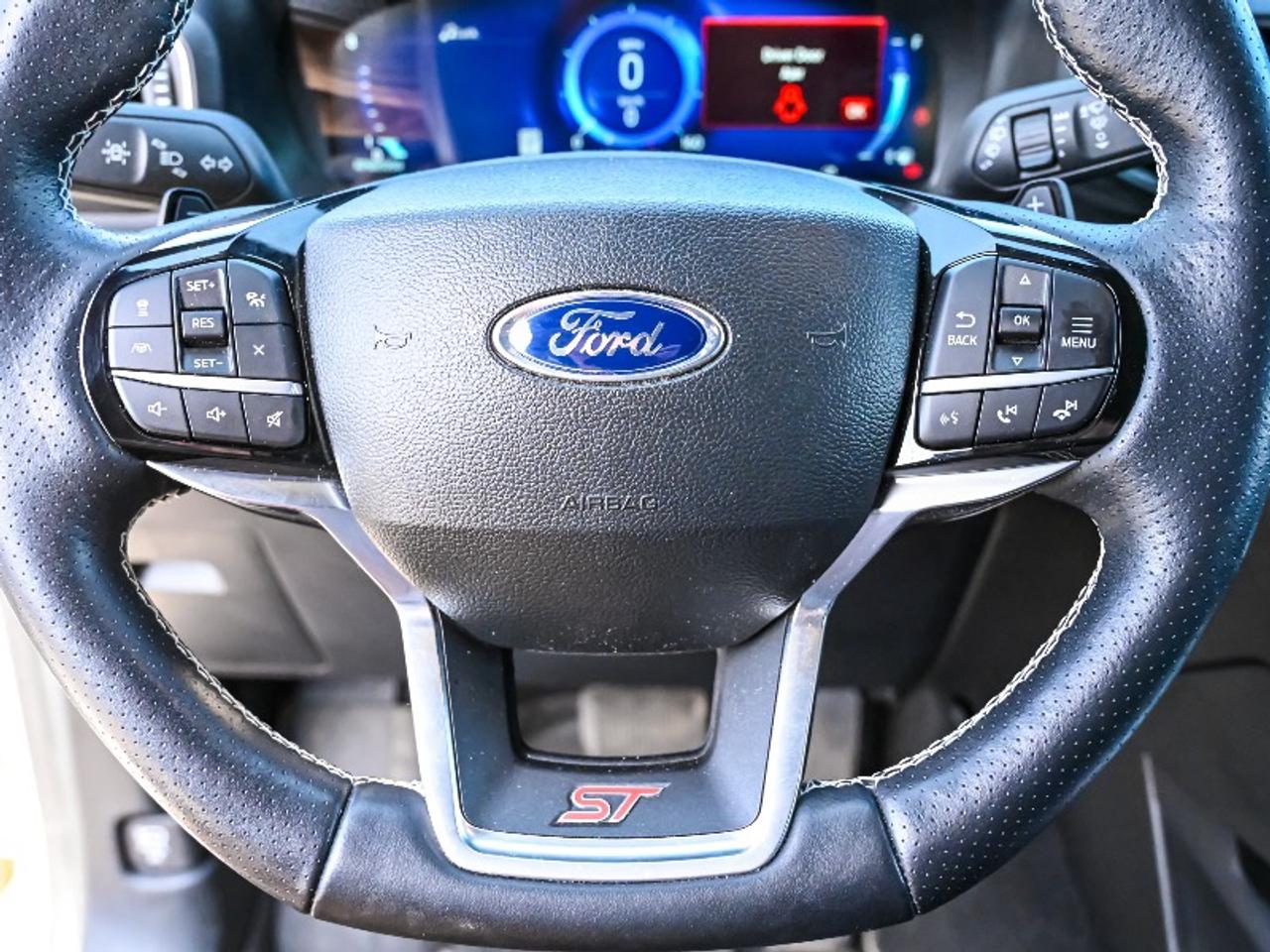 2023 Ford Explorer ST Photo
