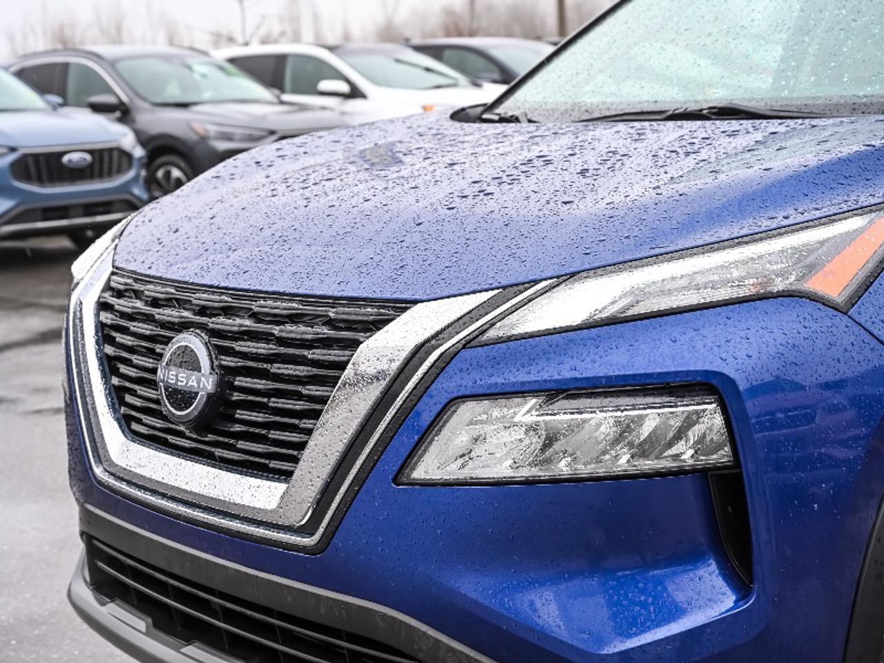 2023 Nissan Rogue SV MOONROOF Photo