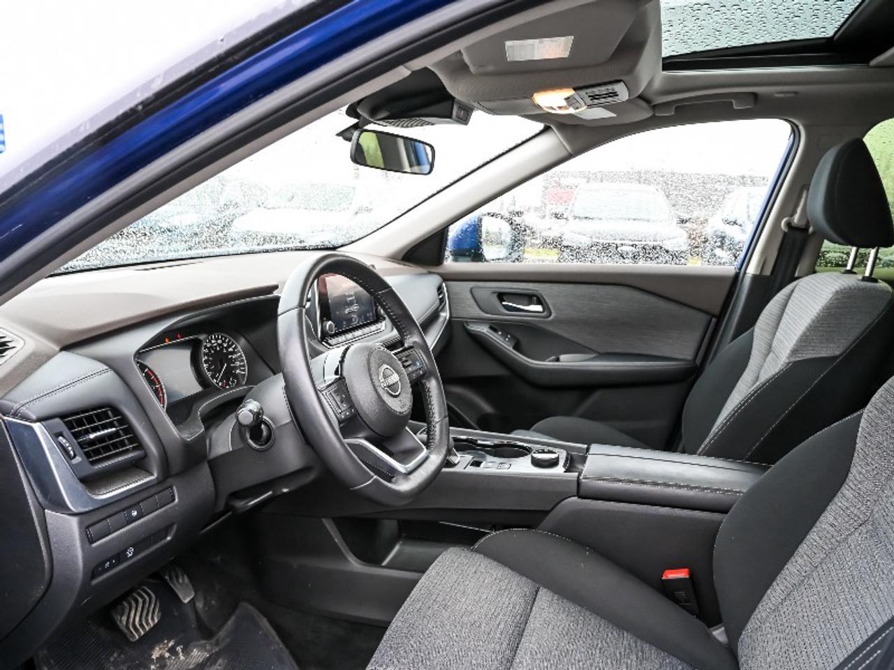 2023 Nissan Rogue SV MOONROOF Photo
