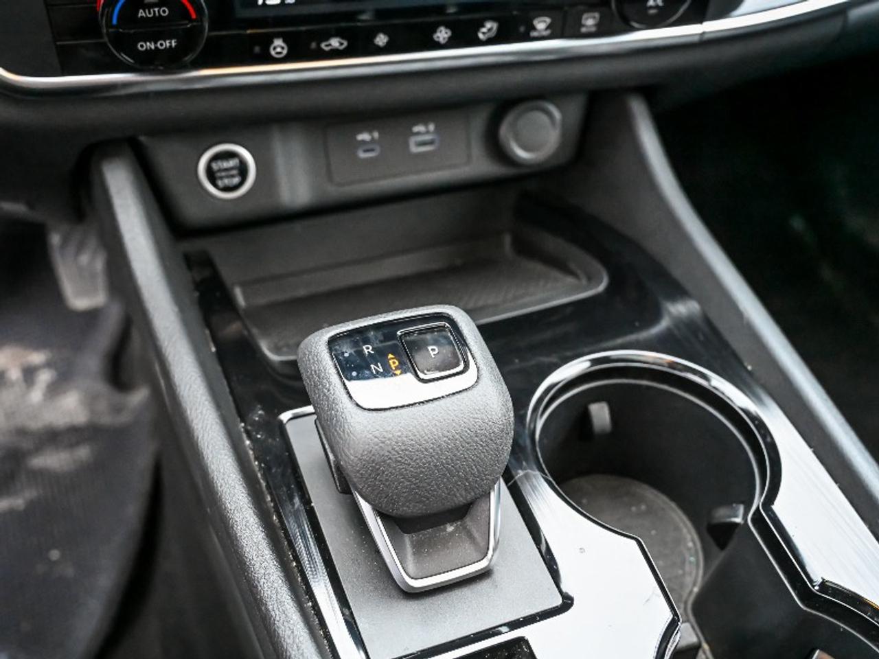 2023 Nissan Rogue SV MOONROOF Photo