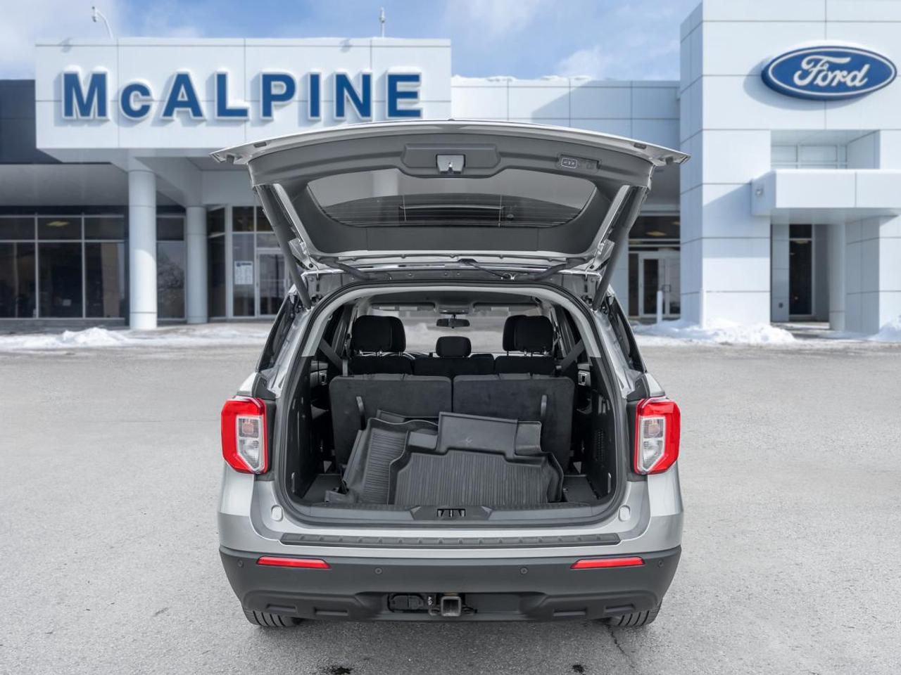 2023 Ford Explorer XLT Photo