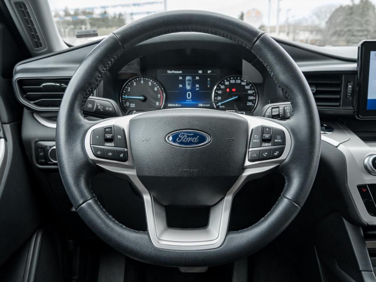 2023 Ford Explorer XLT Photo