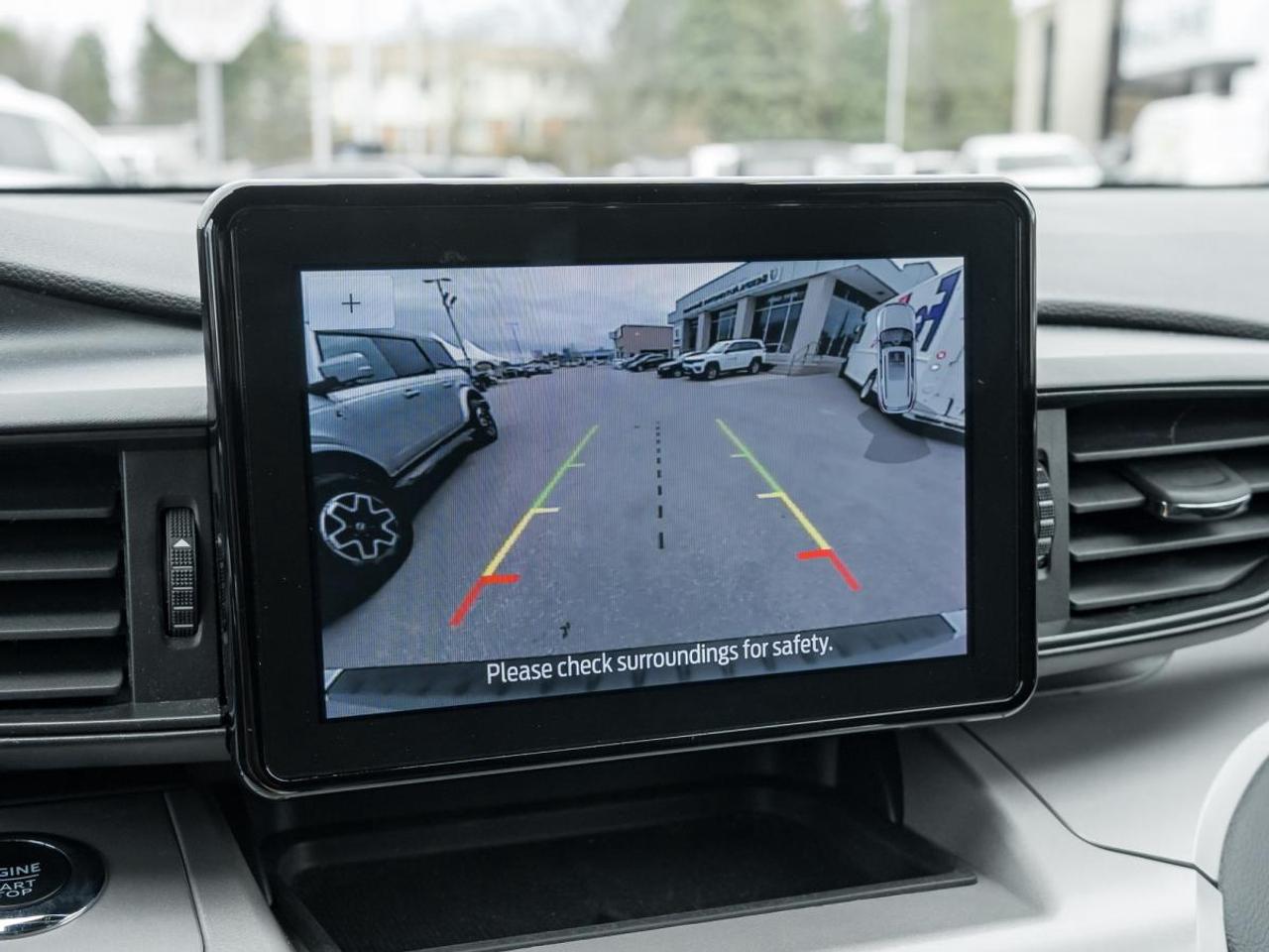 2023 Ford Explorer XLT Photo