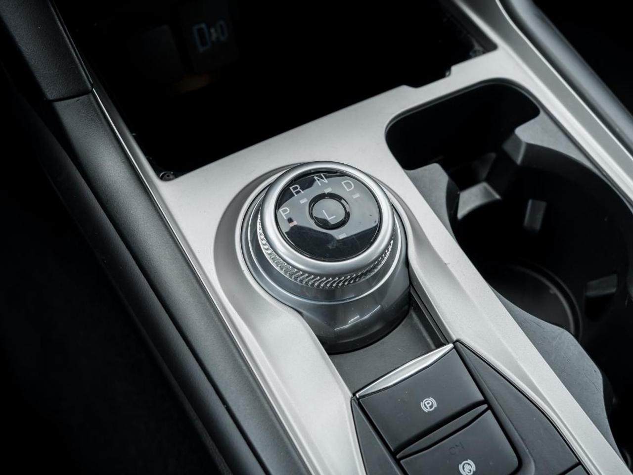 2023 Ford Explorer XLT Photo
