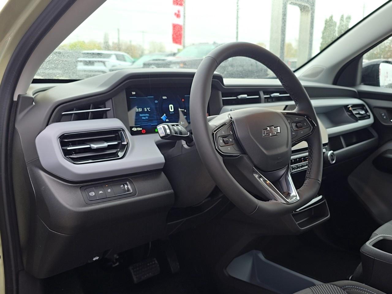 2027 Chevrolet Bolt FWD 4dr LT Photo