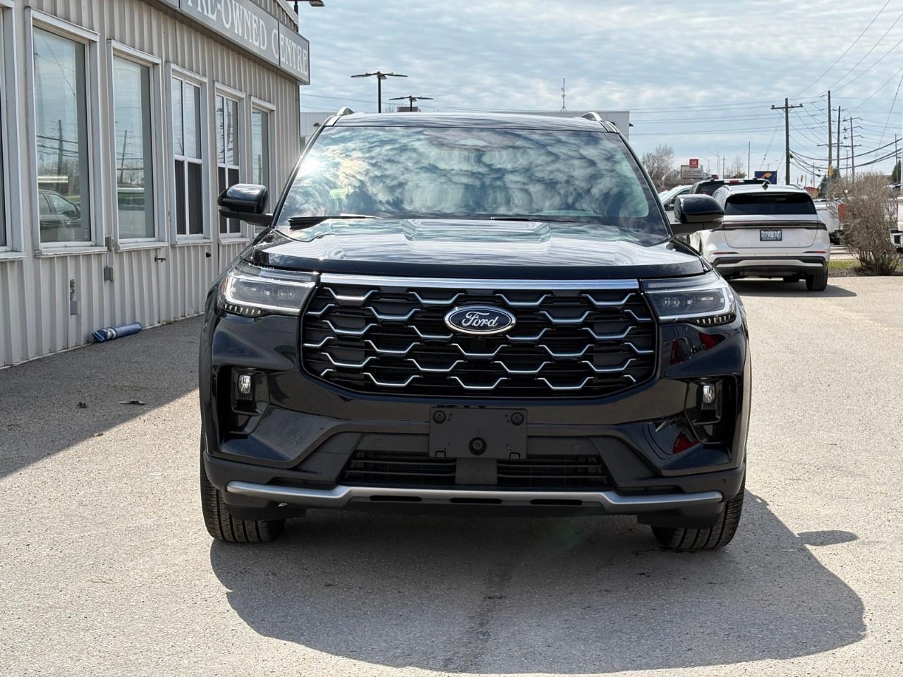 2026 Ford Explorer Platinum 4WD Photo
