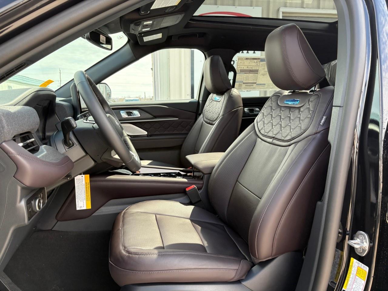 2026 Ford Explorer Platinum 4WD Photo