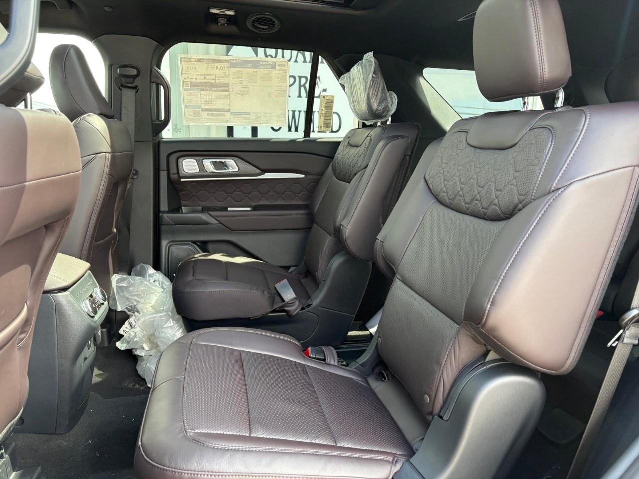 2026 Ford Explorer Platinum 4WD Photo