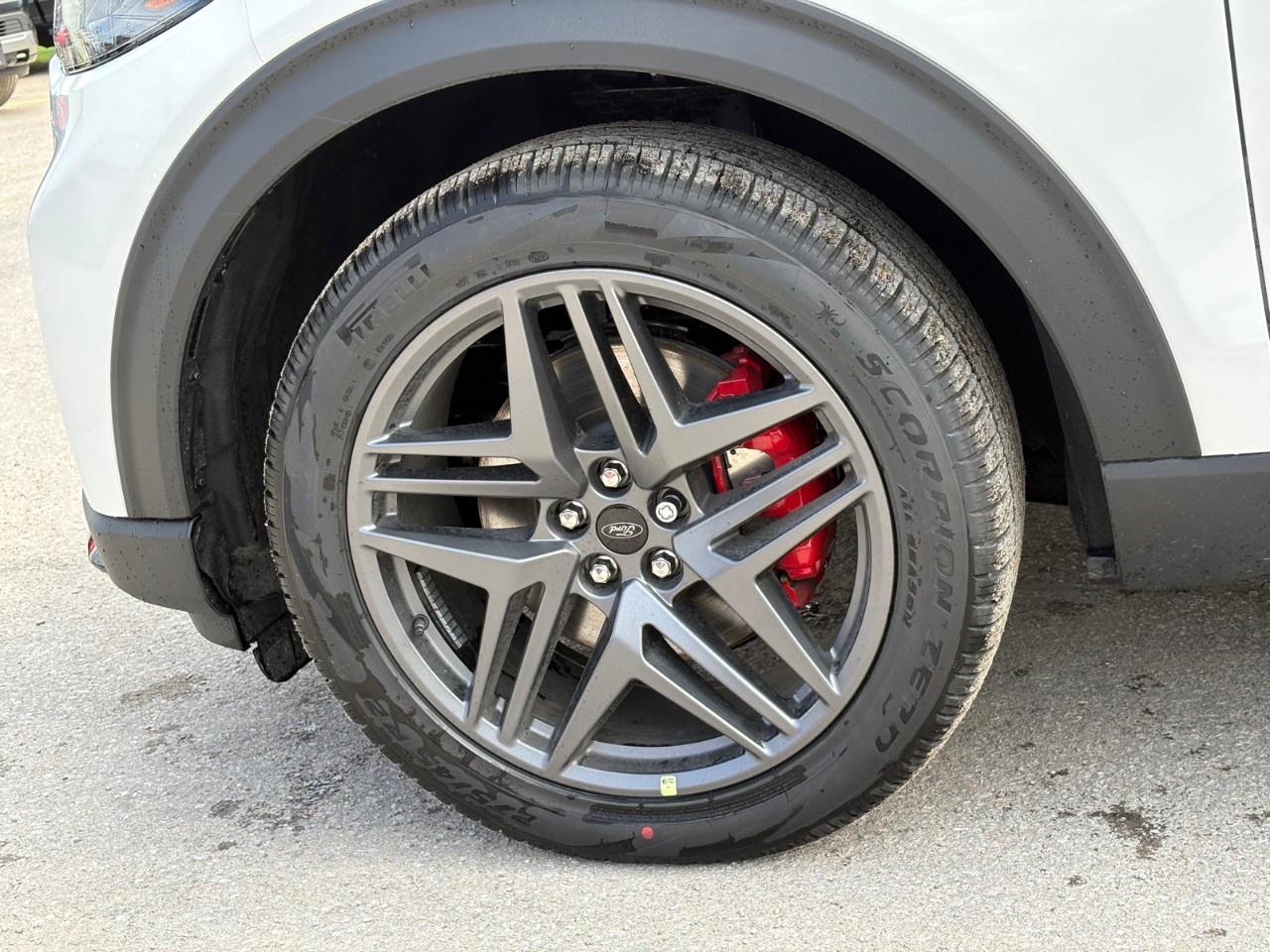 2026 Ford Explorer ST-Line 4WD Photo
