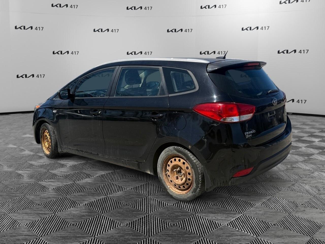 2015 Kia Rondo 4dr Wgn Auto EX Photo