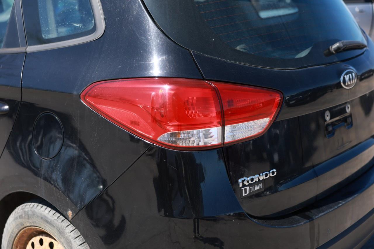 2015 Kia Rondo 4dr Wgn Auto EX Photo