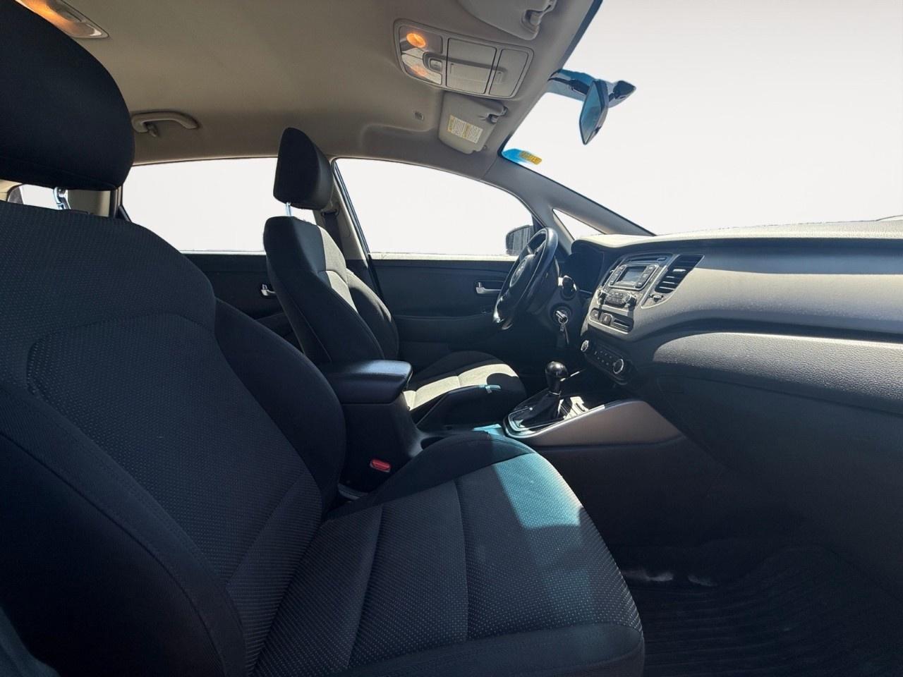 2015 Kia Rondo 4dr Wgn Auto EX Photo