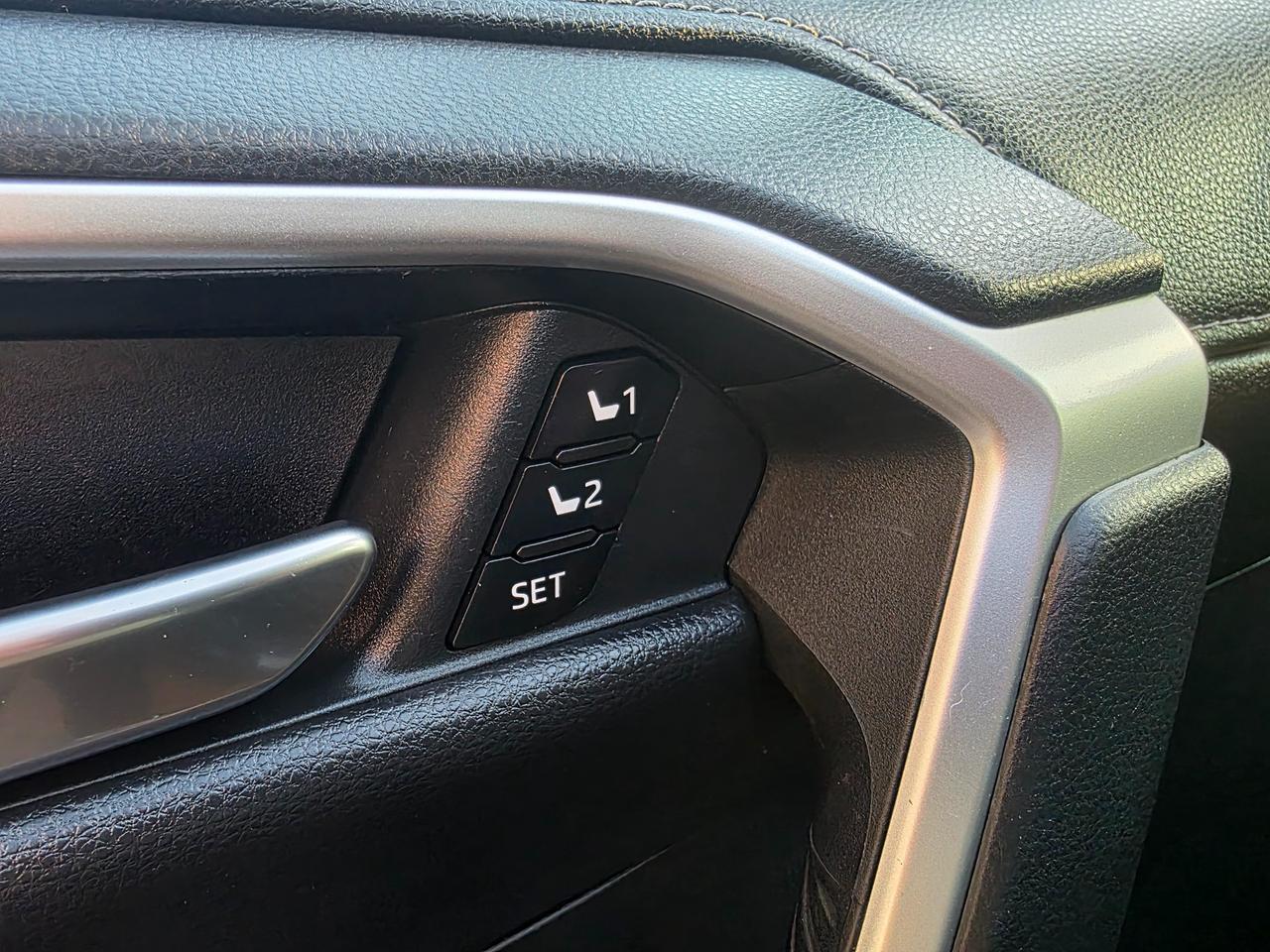 2019 Toyota RAV4 Hybrid Limited LOADED | LOW KMS | ACCIDENT FREE Photo