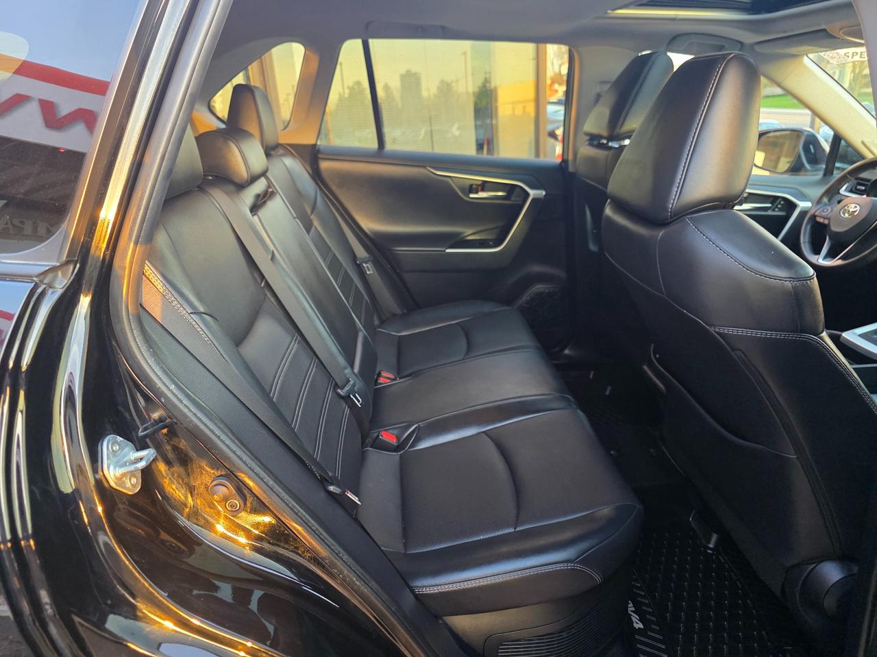 2019 Toyota RAV4 Hybrid Limited LOADED | LOW KMS | ACCIDENT FREE Photo