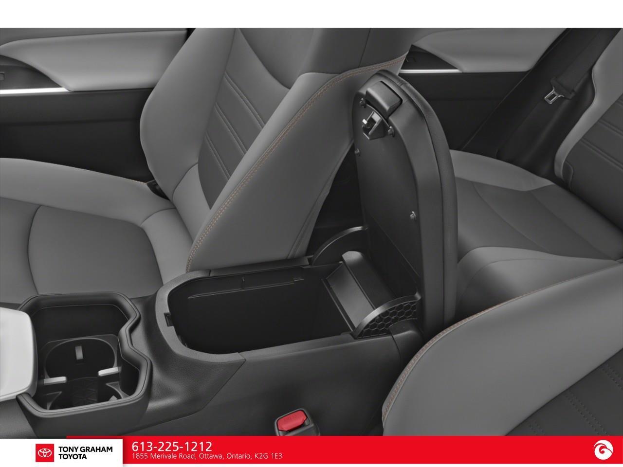 2025 Toyota RAV4 XLE Photo