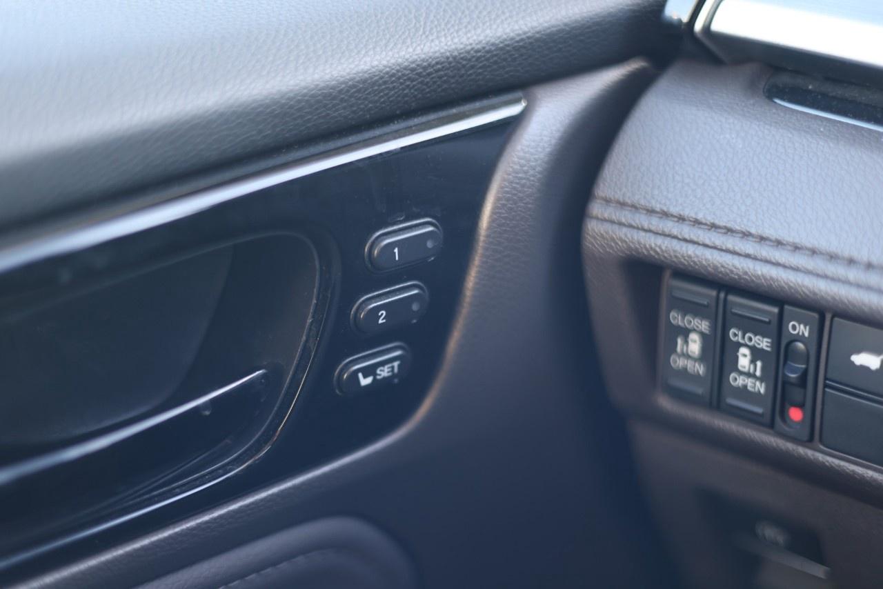 2019 Honda Odyssey Touring Auto Photo