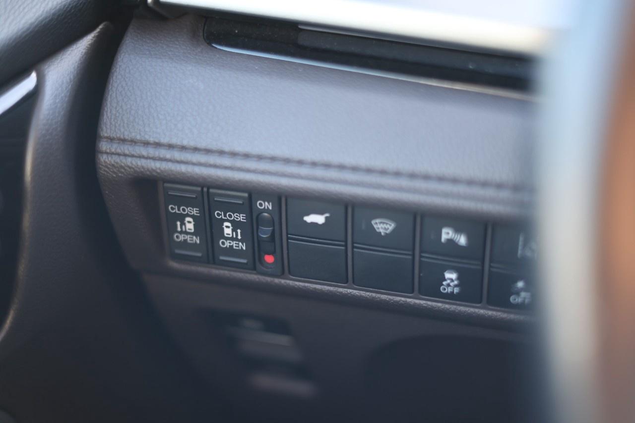 2019 Honda Odyssey Touring Auto Photo