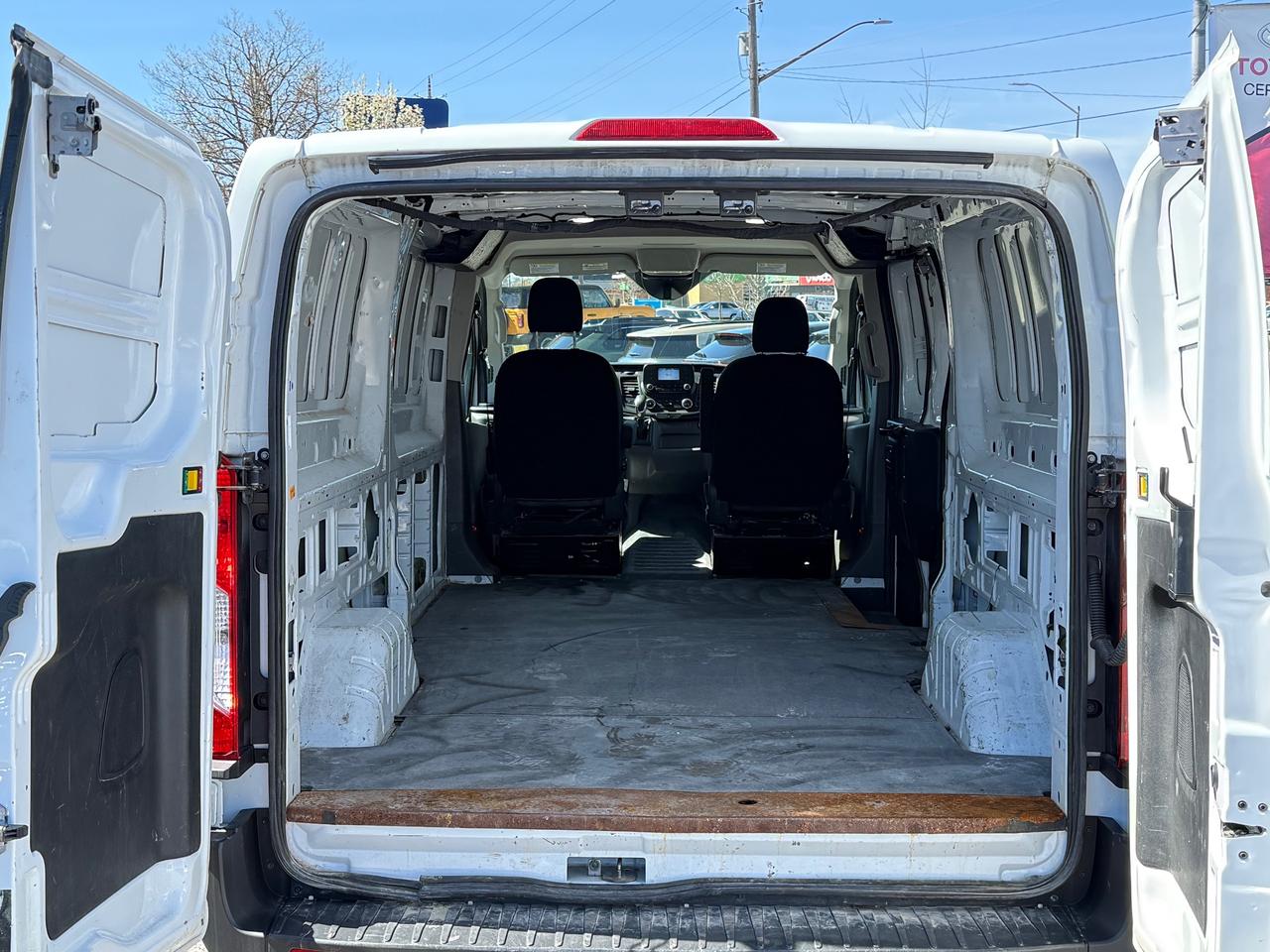 2021 Ford Transit 250  Photo