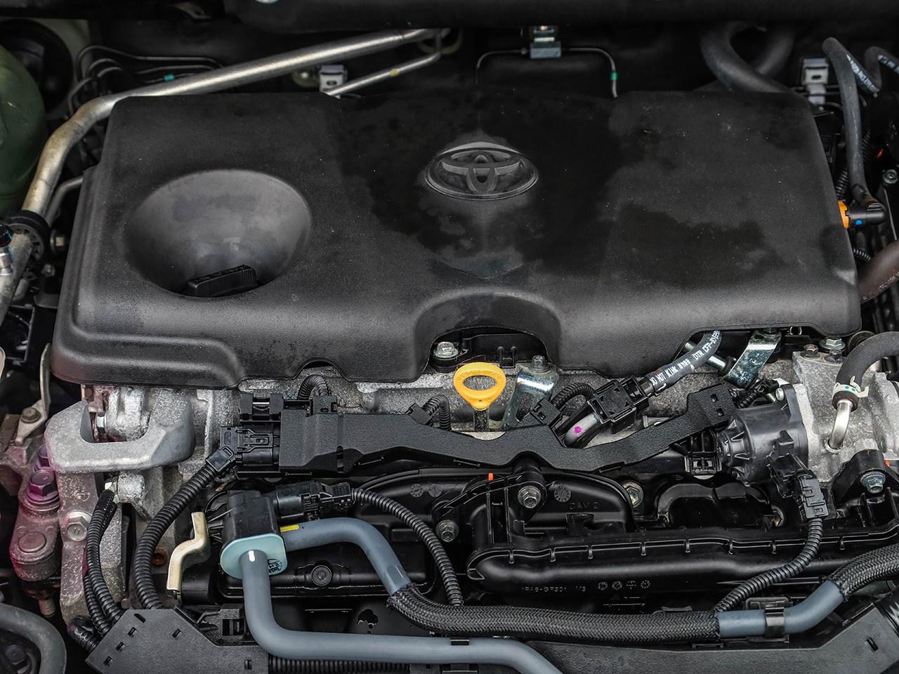2025 Toyota RAV4 Hybrid XLE Photo