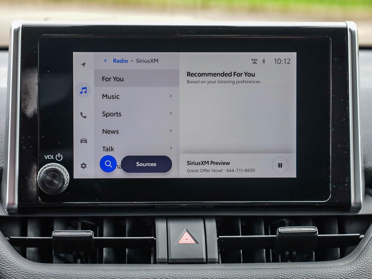 2025 Toyota RAV4 Hybrid XLE Photo