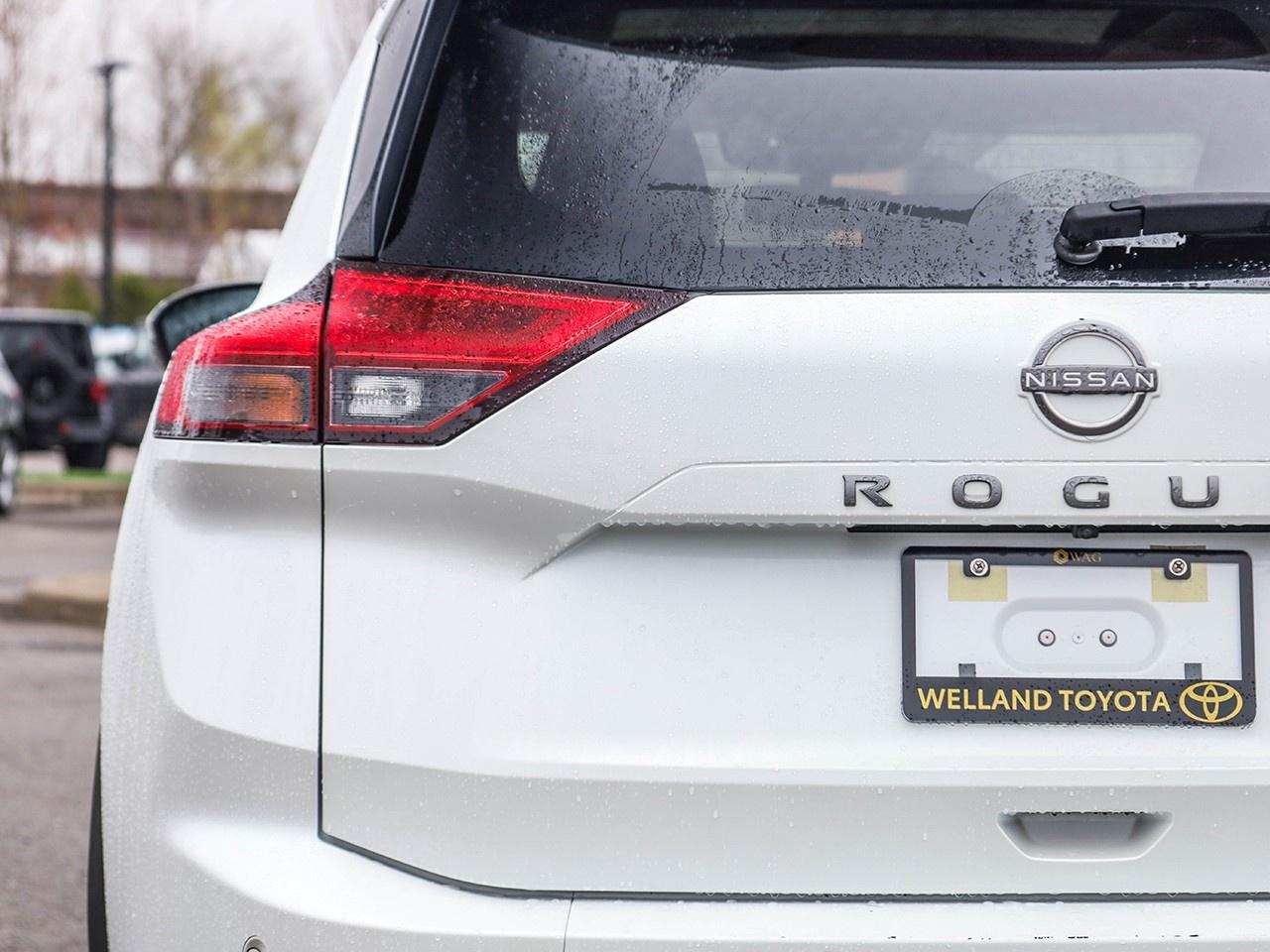 2024 Nissan Rogue SV MOONROOF Photo