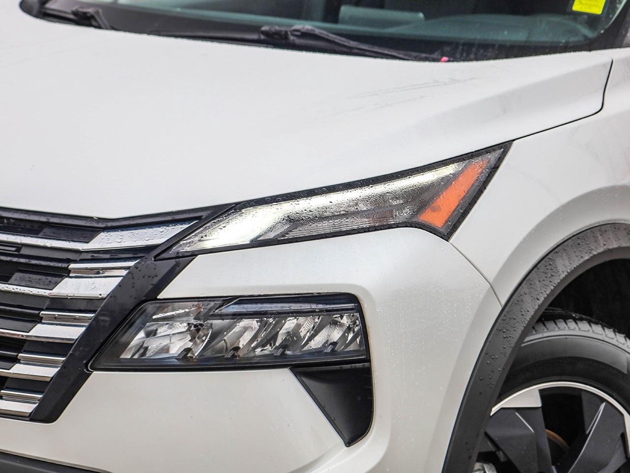 2024 Nissan Rogue SV MOONROOF Photo