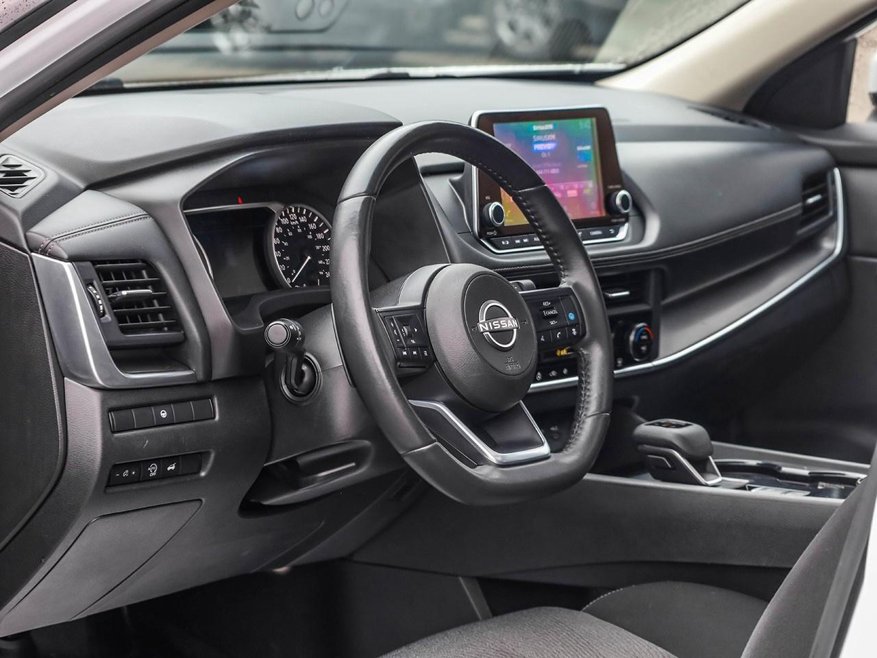 2024 Nissan Rogue SV MOONROOF Photo