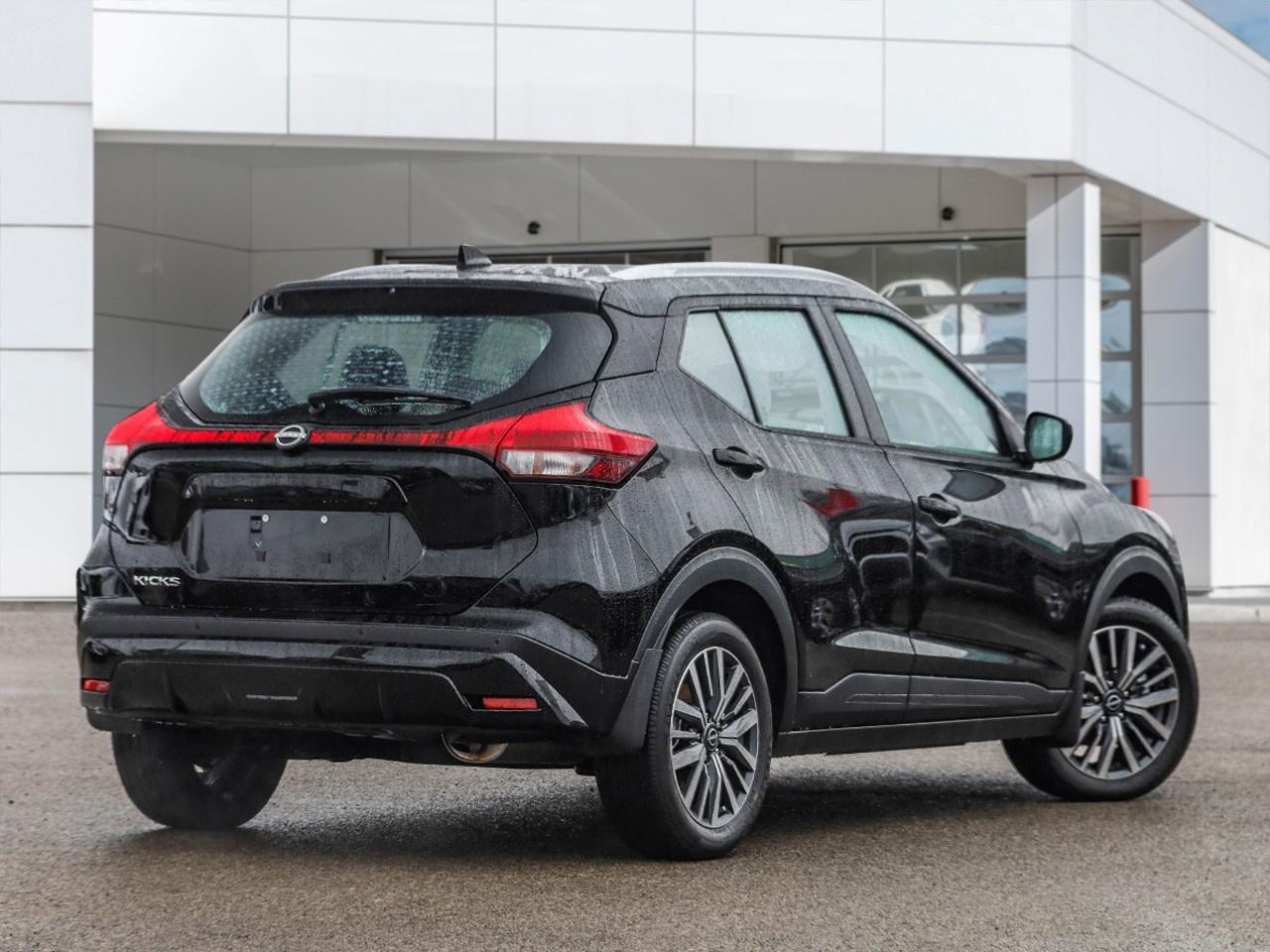2025 Nissan Kicks Play SV Photo