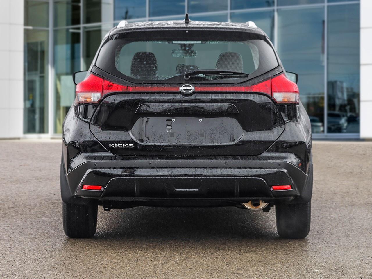 2025 Nissan Kicks Play SV Photo