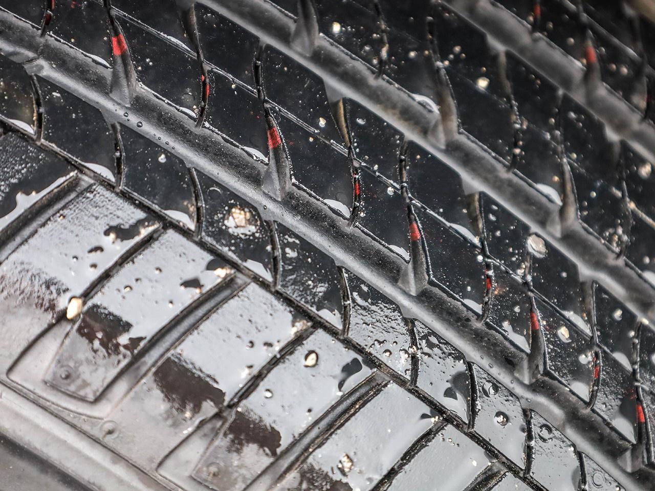 2025 Nissan Kicks Play SV Photo