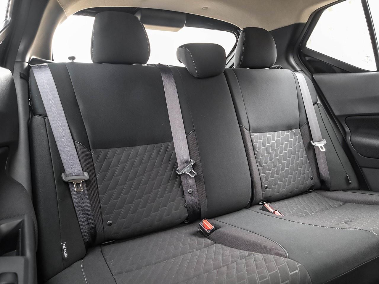 2025 Nissan Kicks Play SV Photo