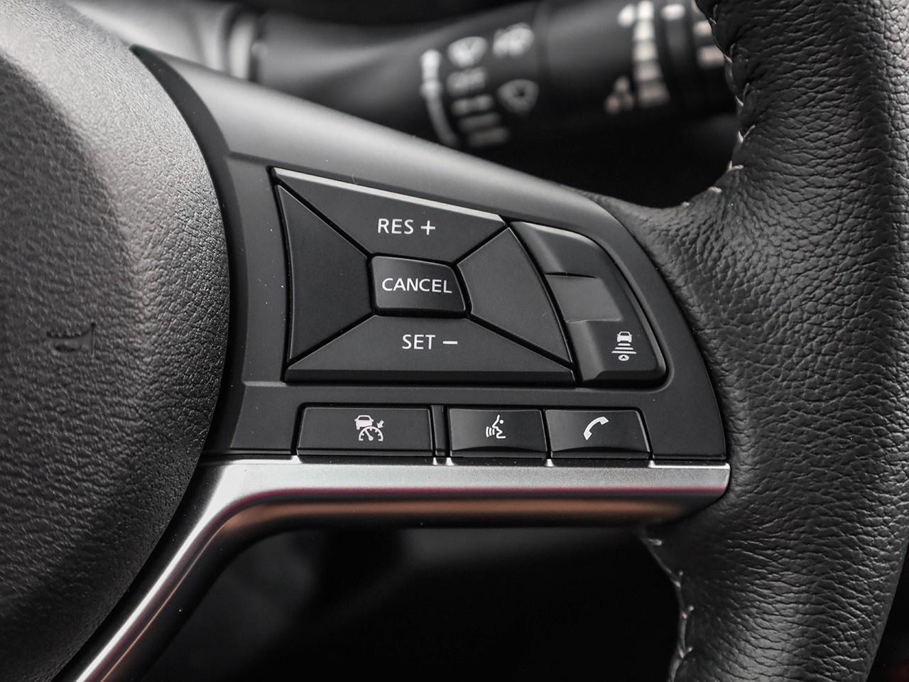 2025 Nissan Kicks Play SV Photo