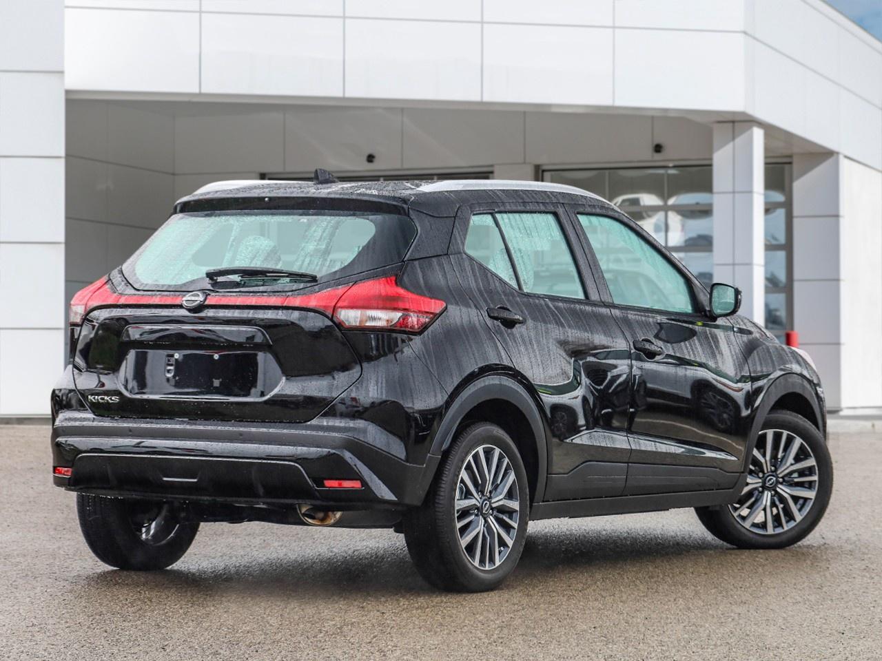 2025 Nissan Kicks Play SV Photo