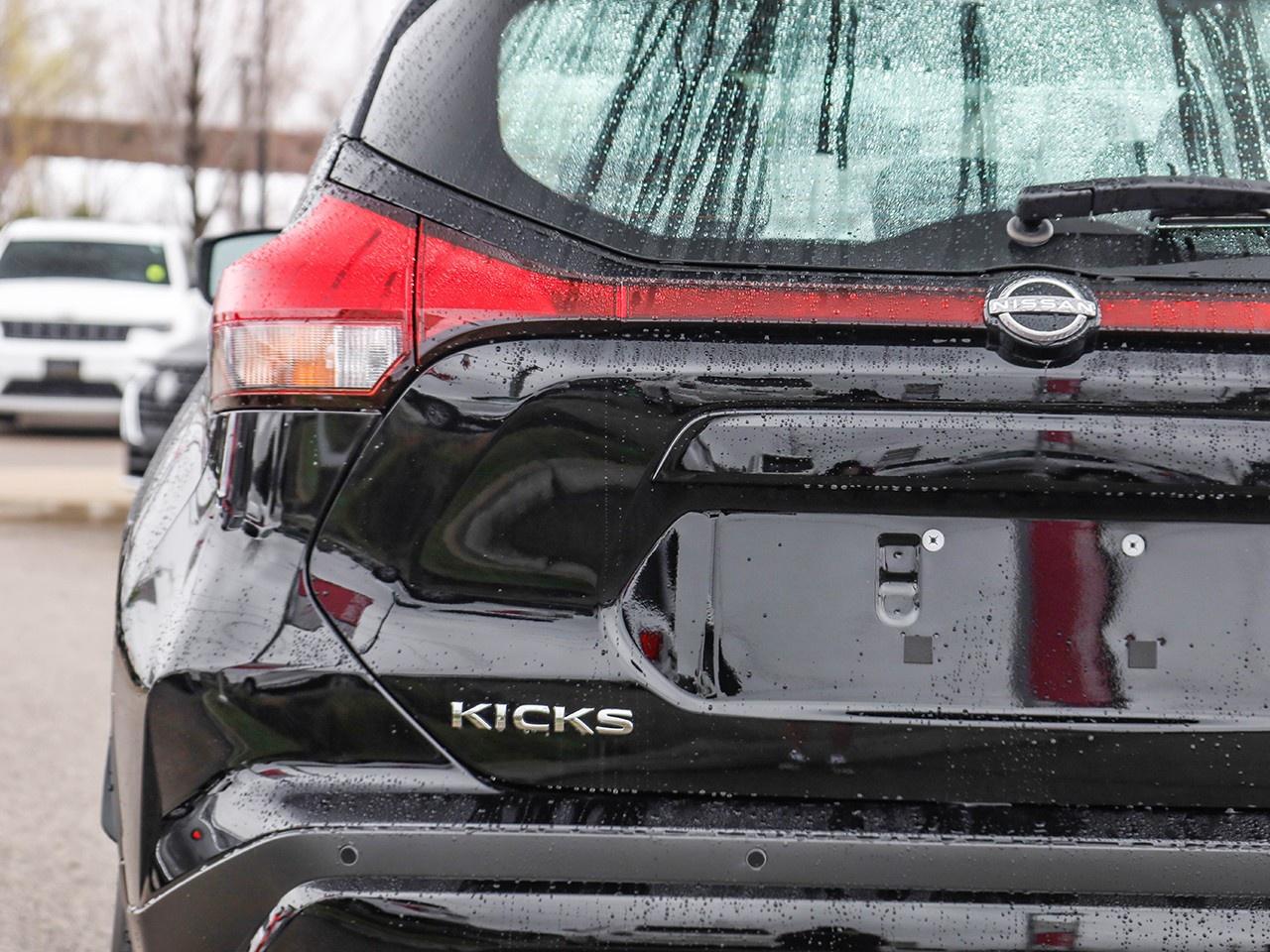 2025 Nissan Kicks Play SV Photo